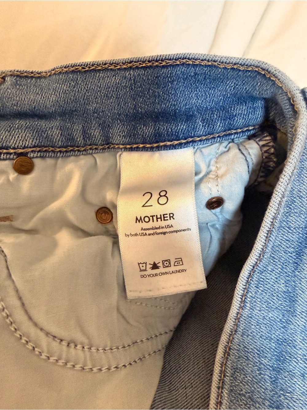MOTHER The Weekender Fray Flare Jeans, Size 28 - Picture 8 of 8
